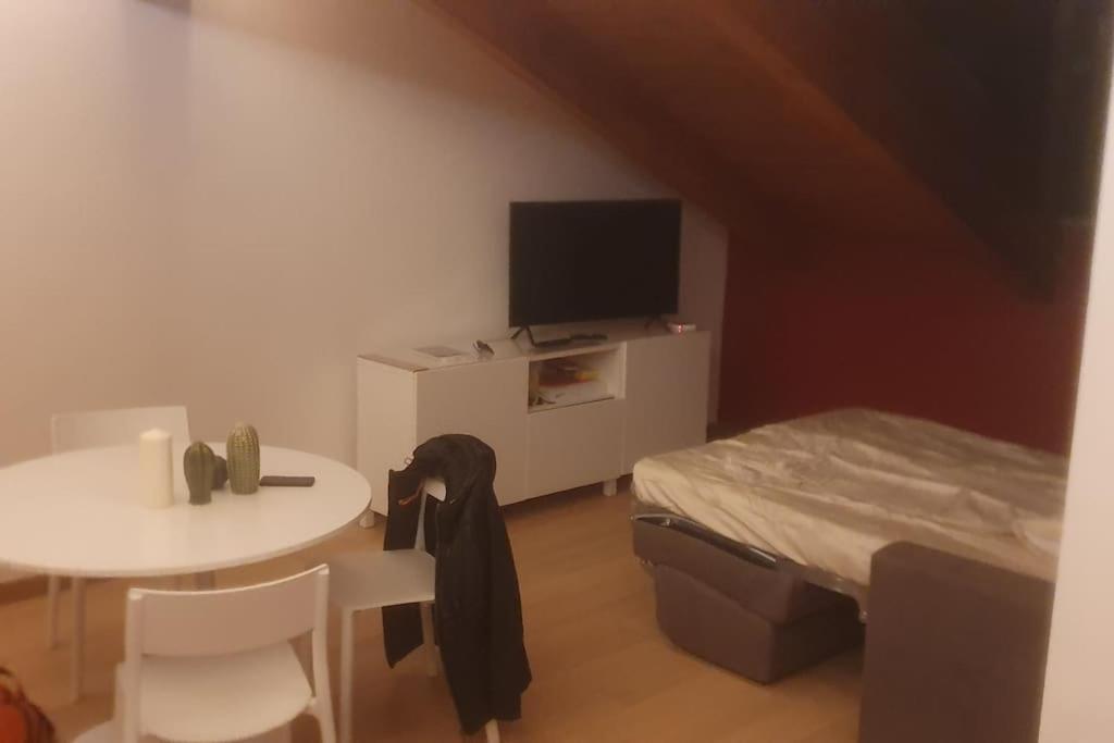 Charming 2.5Room Flat In Center Of Monforte dʼAlba Zewnętrze zdjęcie
