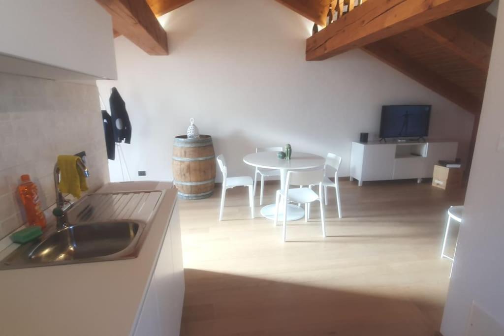 Charming 2.5Room Flat In Center Of Monforte dʼAlba Zewnętrze zdjęcie