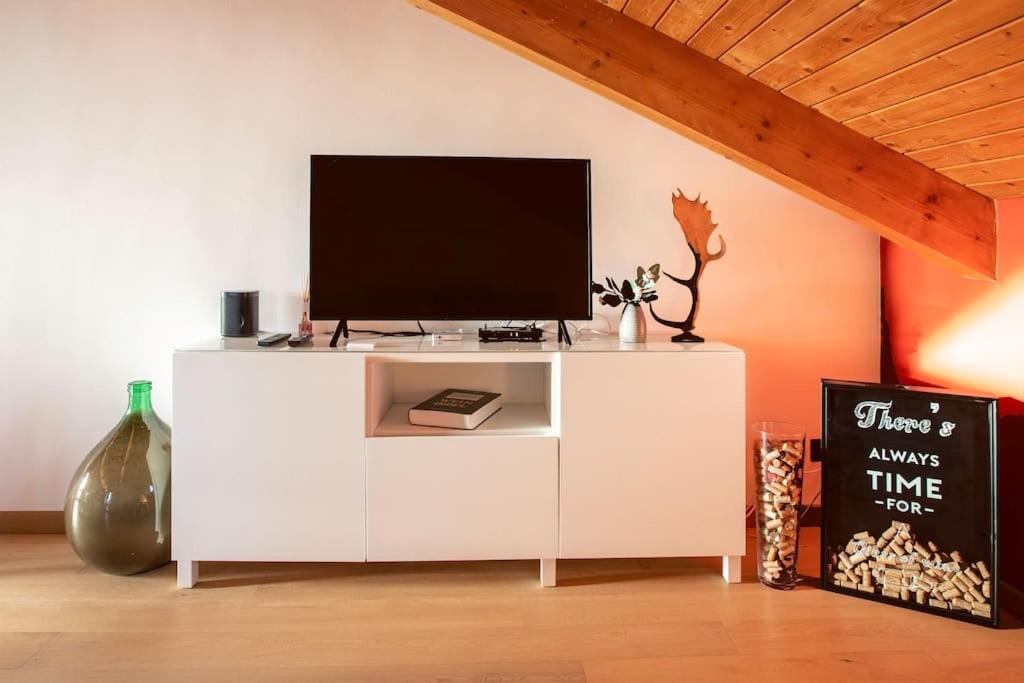 Charming 2.5Room Flat In Center Of Monforte dʼAlba Zewnętrze zdjęcie